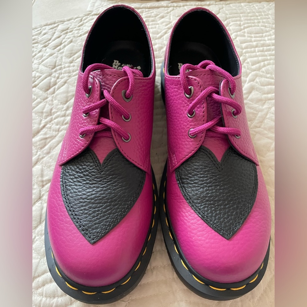 EUC- Dr Martens 1461 Amore size 9 ladies shoes.